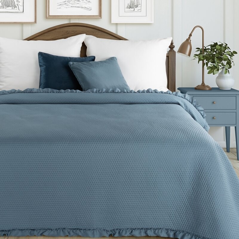 Narzuta na łóżko 220x240 Falbanka granatowa Design 91 Eurofirany - detal falbanki