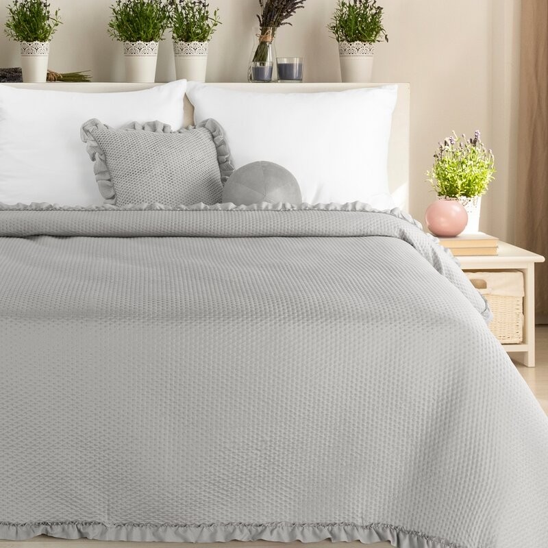 Narzuta na łóżko 220x240 Falbanka srebrna Design 91 Eurofirany - detal falbanki