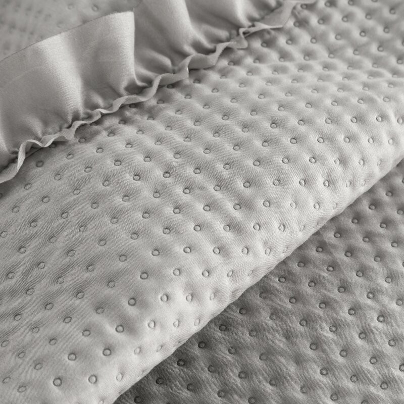Narzuta na łóżko 220x240 Falbanka srebrna Design 91 Eurofirany - aranżacja sypialni